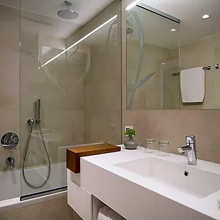 Hotel Kompas 4*
