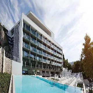 Hotel Kompas 4*