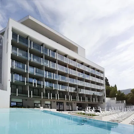 Kompas Hotel 4*